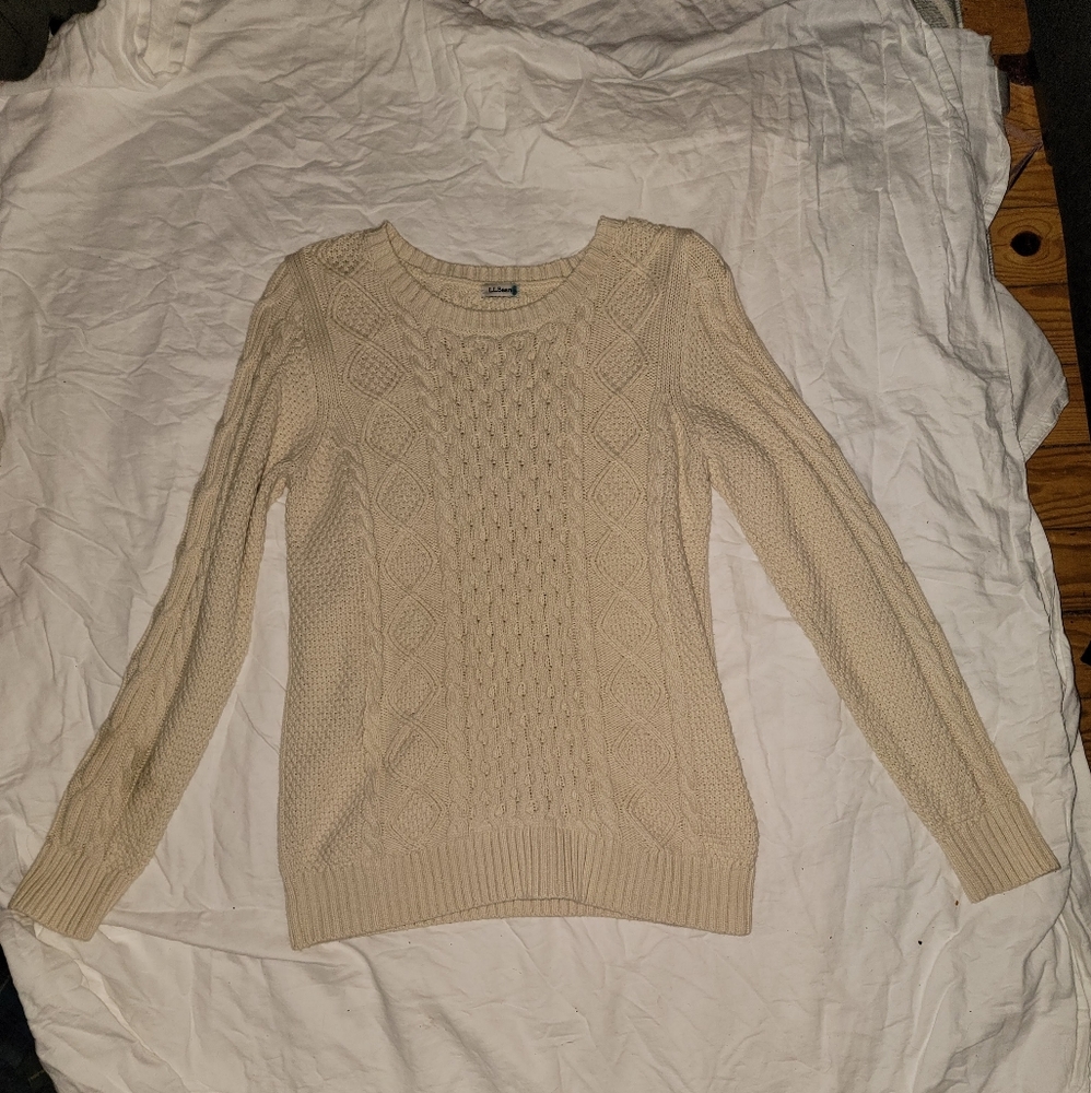 LL BEAN Cable knit sweater